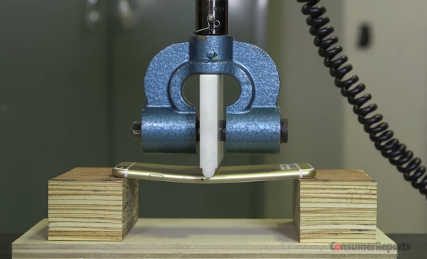 蘋果iPhone 6易彎折 美媒測試后稱:傳聞太過夸大 蘋果iPhone 6易彎折 美媒測試后稱:傳聞太過夸大