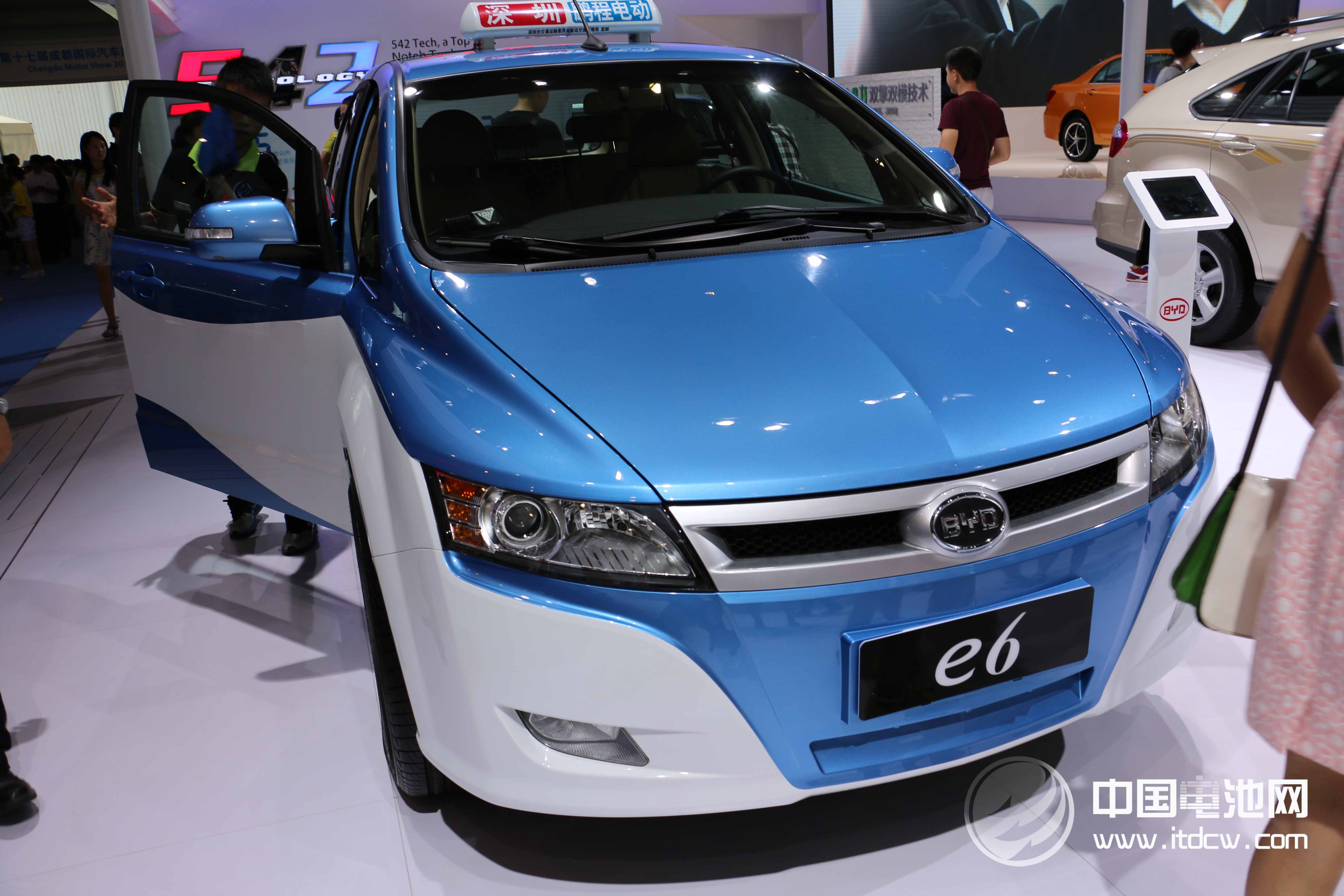 比亞迪秦銷量預(yù)計(jì)今年1.5萬輛 明年可達(dá)3.6萬輛 比亞迪秦銷量預(yù)計(jì)今年1.5萬輛 明年可達(dá)3.6萬輛