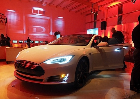 四驅(qū)版特斯拉首組照片 百公里加速僅3.2秒 四驅(qū)版特斯拉首組照片 百公里加速僅3.2秒