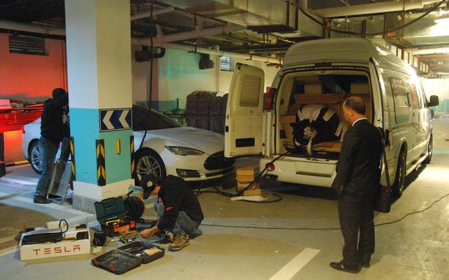 民間車主把特斯拉充電樁裝到了沙漠和草原