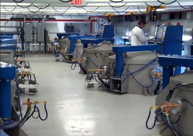 極特稱蘋果iPhone 藍寶石合約既壓抑又繁重盼能關廠