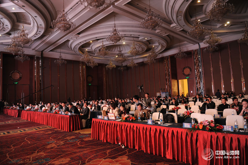 2014年第二屆中國(成都)鋰電新能源產(chǎn)業(yè)國際高峰論壇 2014年第二屆中國(成都)鋰電新能源產(chǎn)業(yè)國際高峰論壇