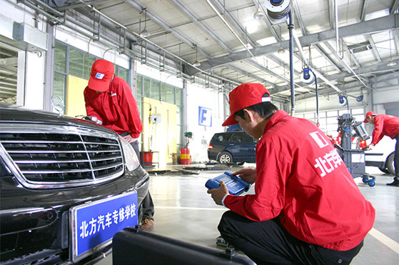 EV、PHEV路線之辯何時休？政府尚未明確答復