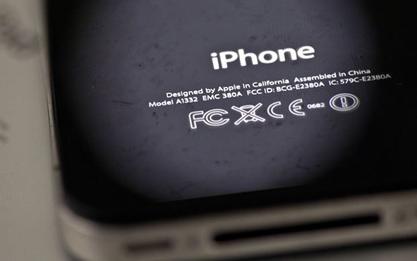 美國允許電子設備不貼標簽 手機將迎來清爽背面 美國允許電子設備不貼標簽 手機將迎來清爽背面