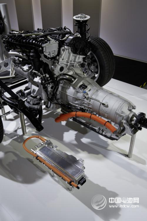 寶馬3系插電式混動(dòng)原型車(chē)發(fā)布 采用鋰電池 寶馬3系插電式混動(dòng)原型車(chē)發(fā)布 采用鋰電池