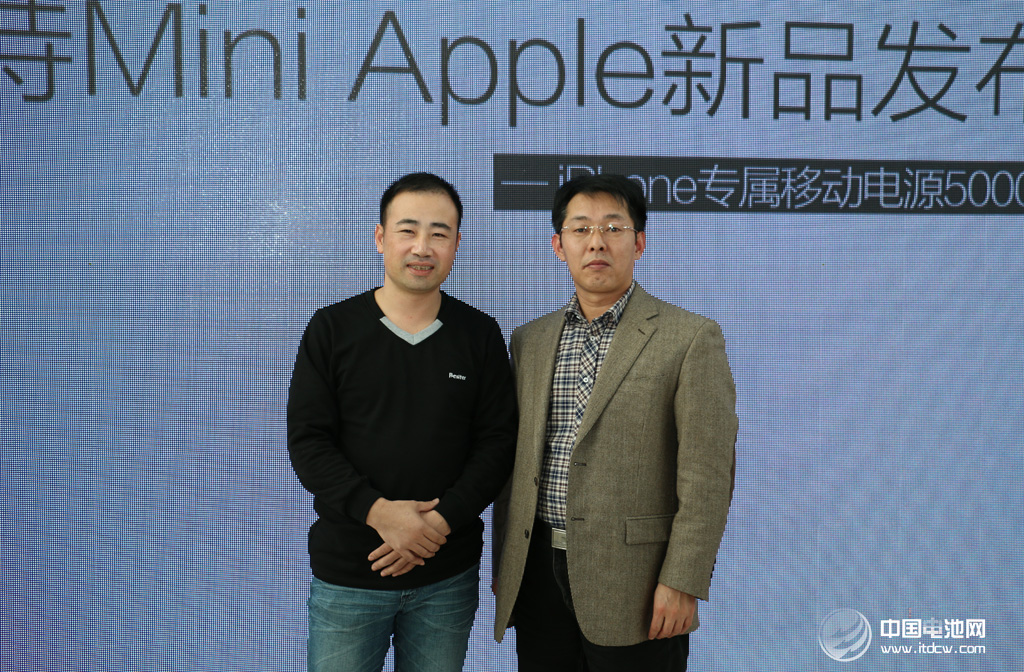 倍斯特總經理潘良春與中國電池網創始人/CEO 合影