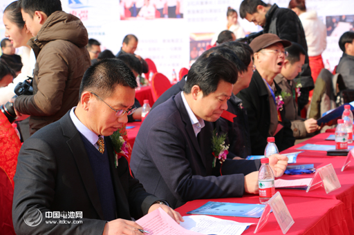 武漢惠強一期投產(chǎn)5000萬㎡鋰電池隔膜20日投產(chǎn)現(xiàn)場