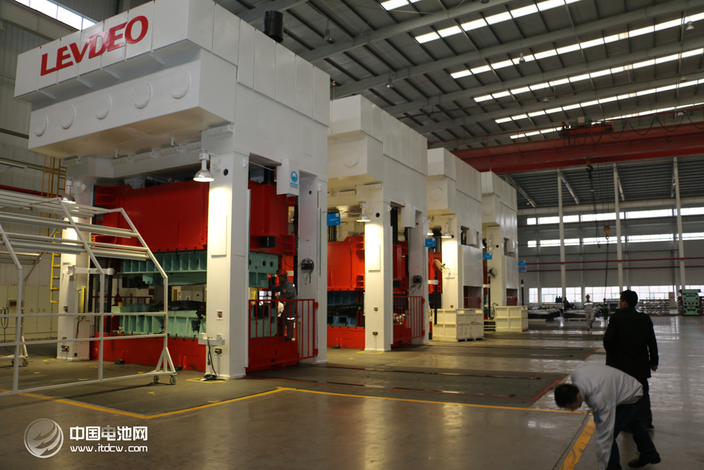 山東雷丁：用小型電動(dòng)車(chē)點(diǎn)燃“國(guó)民車(chē)”的希望