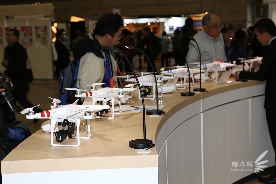 四軸飛行器：下一個電動車？攔住那架沒有牌照的無人機
