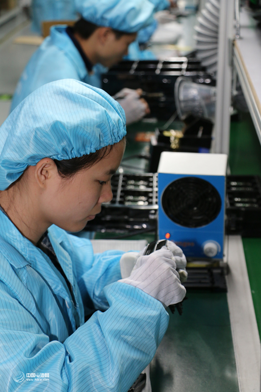 生產線上每一位員工一絲不茍