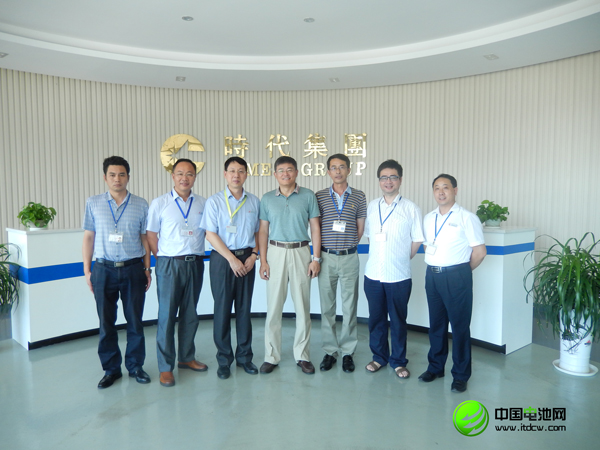 王子冬考察時代高科 電池水份處理技術(shù)受贊 王子冬考察時代高科 電池水份處理技術(shù)受贊