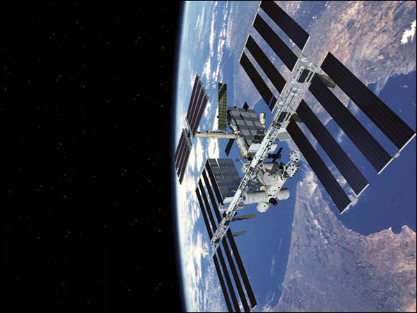 俄"聯(lián)盟號"飛船用一塊太陽能電池即可安全飛行