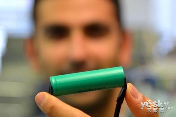 液體電解質(zhì)是電池起火首要原因 三星研發(fā)固態(tài)電池