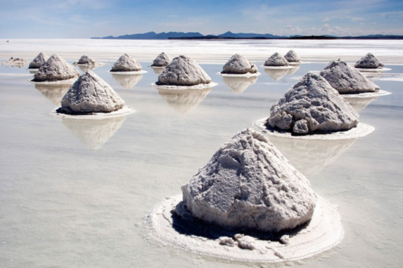 動力電池需求拉動鋰礦及基礎鋰鹽上市公司業績大增