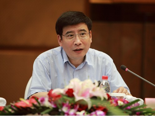 招商證券：新能源汽車8月數(shù)據(jù)及苗圩專訪點評