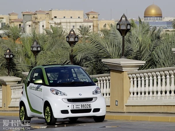 奔馳或同寶馬奧迪建立電池聯(lián)盟 研發(fā)新一代電池 奔馳或同寶馬奧迪建立電池聯(lián)盟 研發(fā)新一代電池