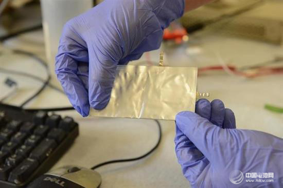 明陽集團(tuán)與斯坦福教授簽訂合作協(xié)議 推動鋁電池產(chǎn)業(yè)化