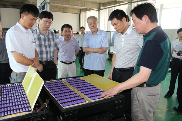 下游鋰電池大規模投資 鋰電材料及設備公司訂單飽滿 下游鋰電池大規模投資 鋰電材料及設備公司訂單飽滿