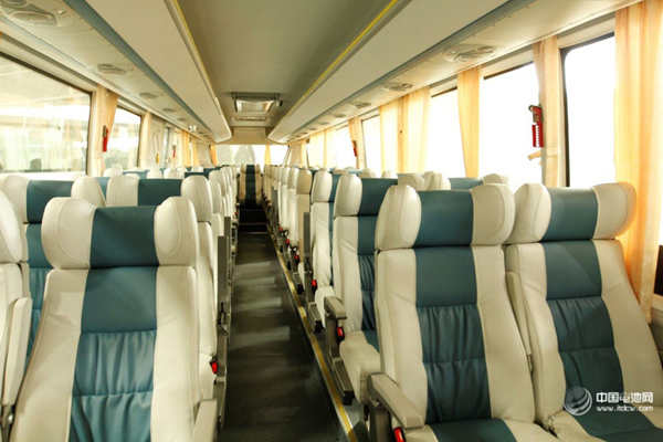 與達沃斯同行 比亞迪C9純電動客車展中國制造雄姿 與達沃斯同行 比亞迪C9純電動客車展中國制造雄姿