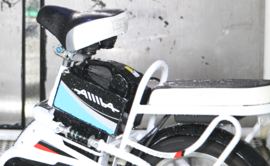 電池去碳化 新能源助力愛瑪電動車多跑5公里不再是夢想