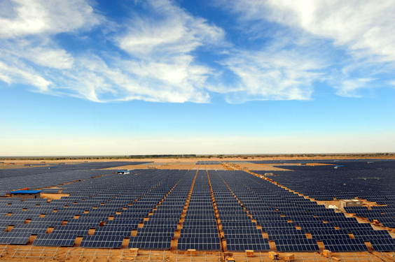 青海格爾木光伏產業震撼露真容 5年后年產值1000億