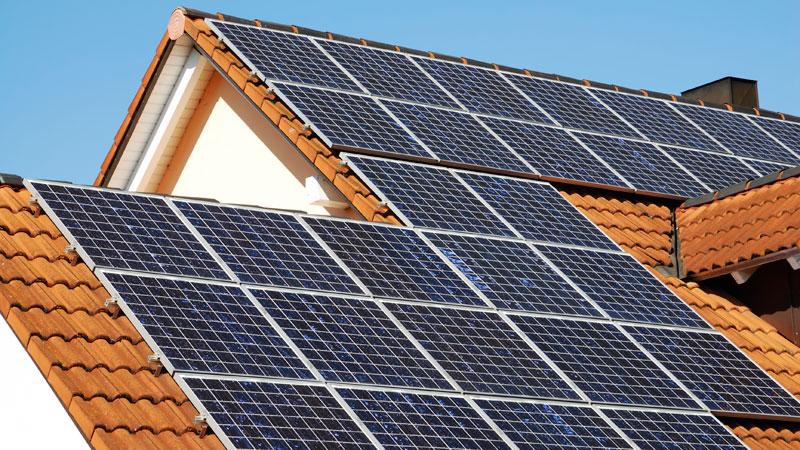 光伏發(fā)電未來十年"貼" 不停 將向分布式發(fā)電傾斜 光伏發(fā)電未來十年"貼" 不停 將向分布式發(fā)電傾斜