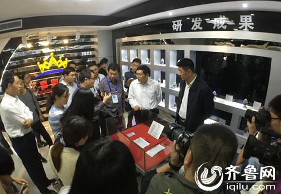 山東玉皇石墨烯“超能”電池 充電半小時可跑400公里 山東玉皇石墨烯“超能”電池 充電半小時可跑400公里