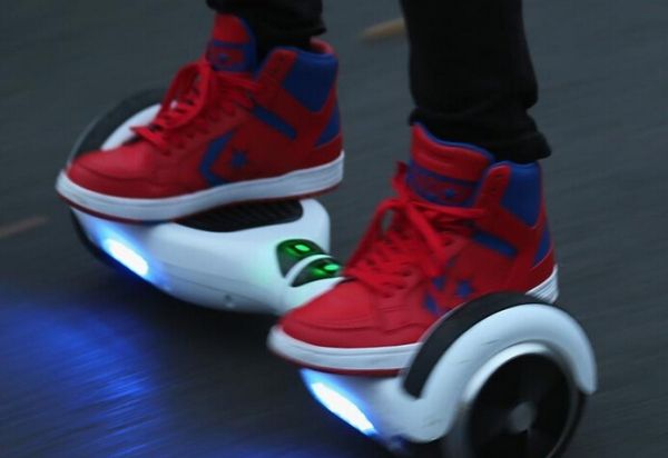 都是鋰電池惹的禍 美航企禁止電動(dòng)平衡車上飛機(jī) 都是鋰電池惹的禍 美航企禁止電動(dòng)平衡車上飛機(jī)