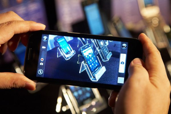 中國手機業產能過剩致惡性競爭 創新是唯一出路 中國手機業產能過剩致惡性競爭 創新是唯一出路