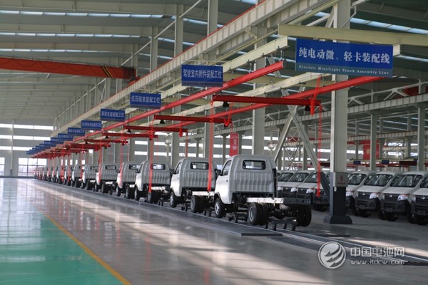 鋰電“達(dá)沃斯”秘書長于清教一行應(yīng)邀調(diào)研海德新能汽車 鋰電“達(dá)沃斯”秘書長于清教一行應(yīng)邀調(diào)研海德新能汽車