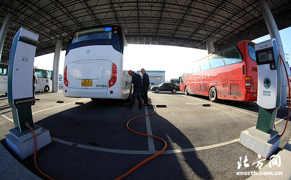 中國新能源車5年內可達500萬輛 技術爬坡任務艱巨 中國新能源車5年內可達500萬輛 技術爬坡任務艱巨