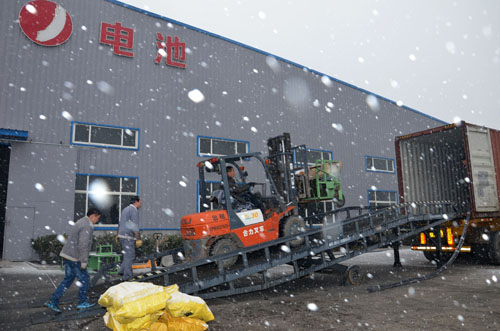 山東金潮電池烏干達(dá)外分廠項(xiàng)目進(jìn)入設(shè)備安裝調(diào)試階段 山東金潮電池烏干達(dá)外分廠項(xiàng)目進(jìn)入設(shè)備安裝調(diào)試階段