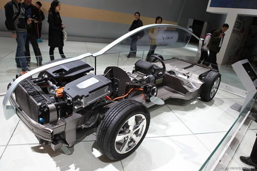 中國電動汽車研發(fā)瞄準(zhǔn)電池 與日韓差距還很大