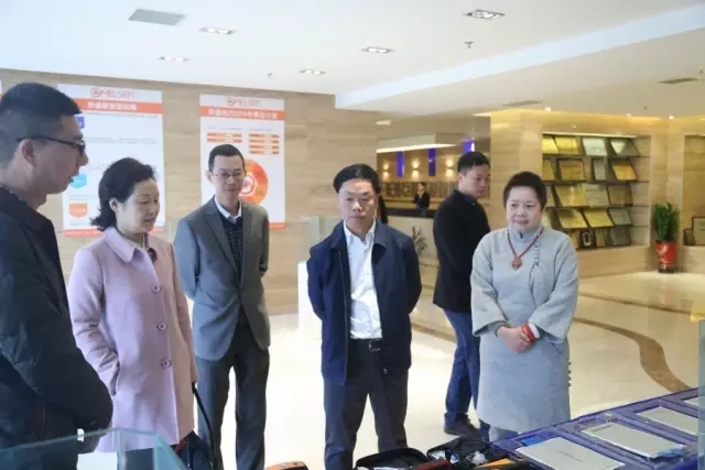 長沙先導投資控股董事長劉繼雄一行考察巨星集團 長沙先導投資控股董事長劉繼雄一行考察巨星集團