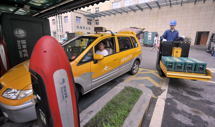 國際電動車業專家看好中國市場 規模化促電池價格降低