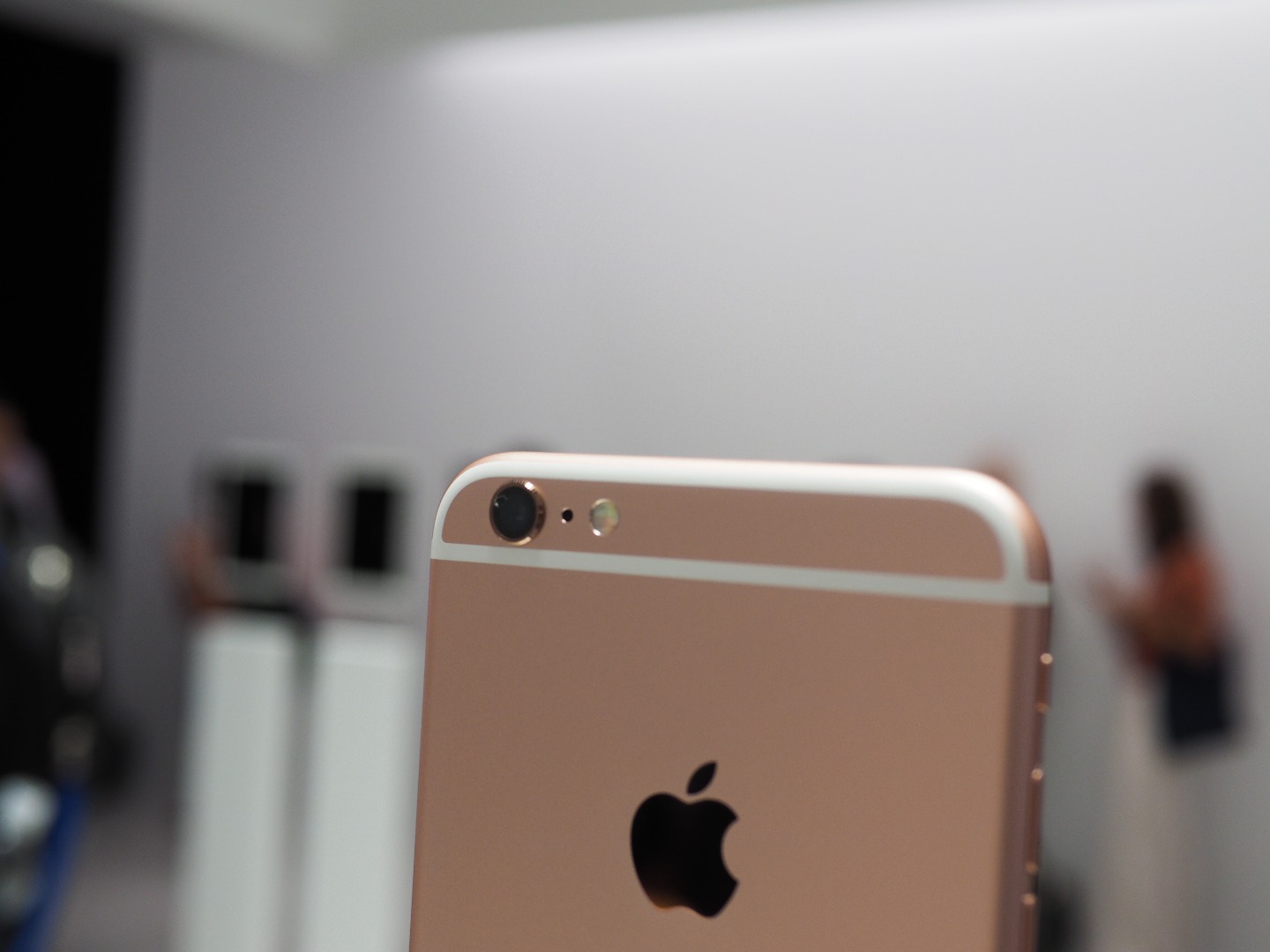 受國產手機沖擊iPhone銷量首度下滑 蘋果被誰咬了一口？