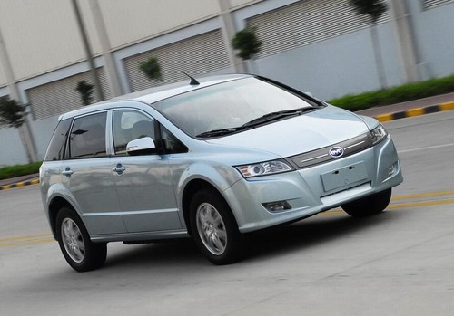 國產(chǎn)電動車很慘？談新能源汽車電池與續(xù)航里程問題