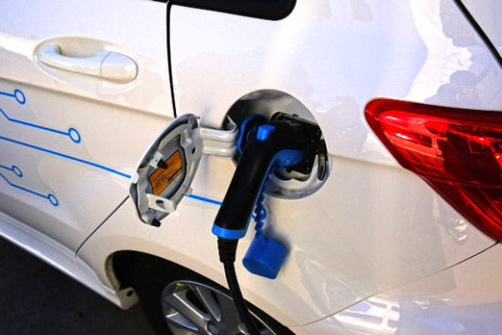 聚焦新能源汽車發(fā)展前景 合力破解新能源汽車發(fā)展的痛點 聚焦新能源汽車發(fā)展前景 合力破解新能源汽車發(fā)展的痛點