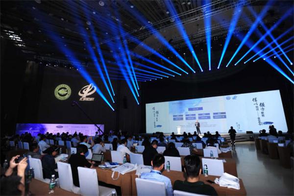 全球最大新能源車市 政策之重OR市場(chǎng)之行 全球最大新能源車市 政策之重OR市場(chǎng)之行