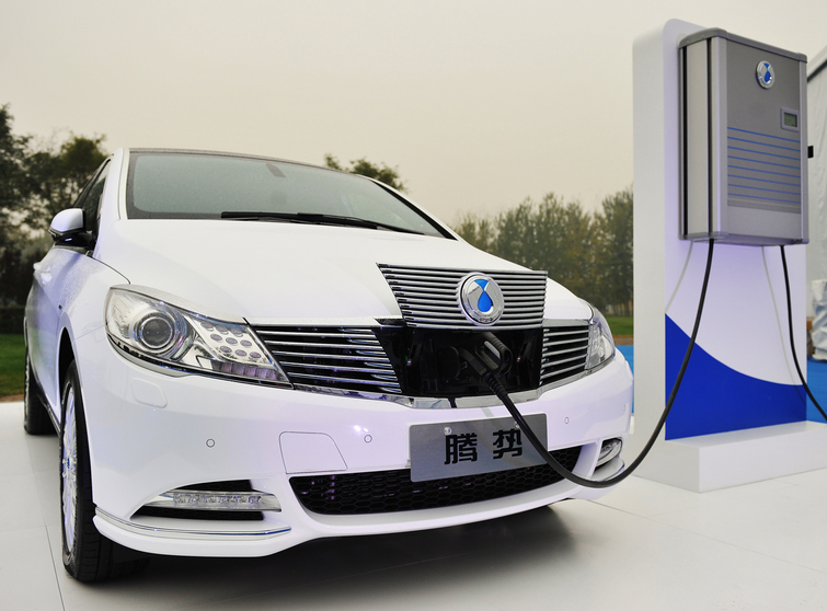 不用建4S店 未來賣電動(dòng)汽車就像賣手機(jī)