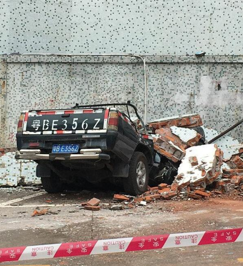 深圳龍華新區一電子廠突發火災 現場傳出爆炸聲 深圳龍華新區一電子廠突發火災 現場傳出爆炸聲
