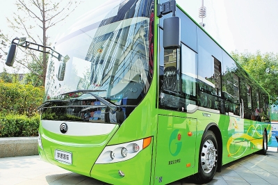 參加會展的宇通電動客車。記者聶冬晗攝