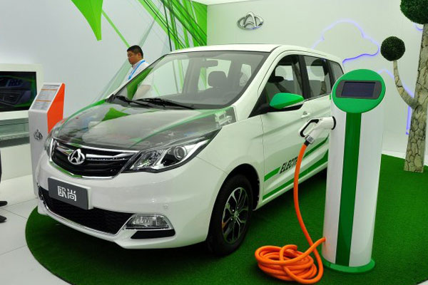 減高速費、不限行 多地出臺政策鼓勵購買新能源汽車