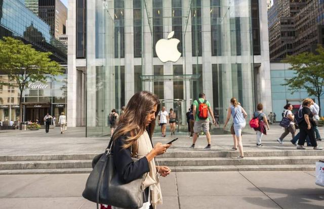 一街之隔針鋒相對(duì)！傳蘋果擬在三星總部對(duì)面開家門店