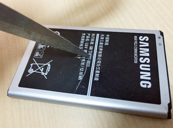 三星手機(jī)爆炸引發(fā)公眾擔(dān)心 專家：電池短路是主因