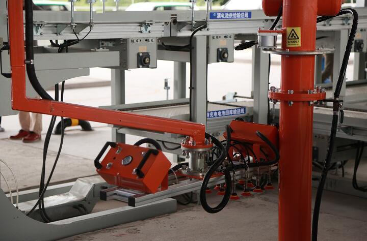 力帆首座能源站啟用  攜手妙盛動力打造智能新能源汽車產(chǎn)業(yè)鏈.jpg