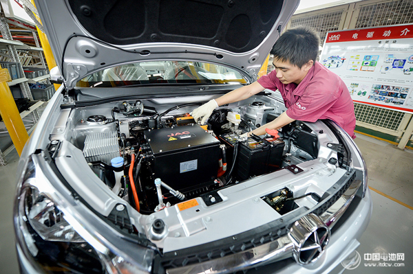 江淮汽車以中高端破局 新能源、商乘車并舉沖擊百萬輛