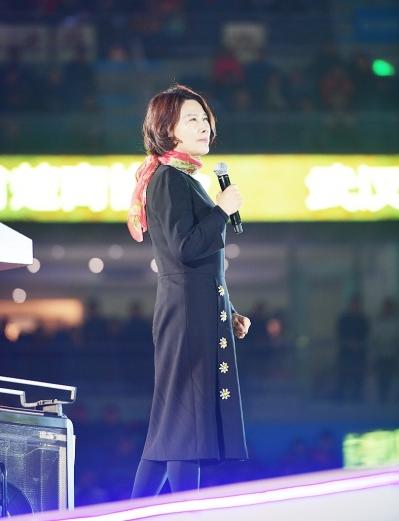 董明珠回應個人收購珠海銀隆:從人類健康角度要投這個項目 董明珠回應個人收購珠海銀隆:從人類健康角度要投這個項目