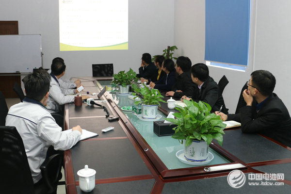 力信能源總裁侯小賀:2017年電池目標(biāo)銷售額超20億元 力信能源總裁侯小賀:2017年電池目標(biāo)銷售額超20億元