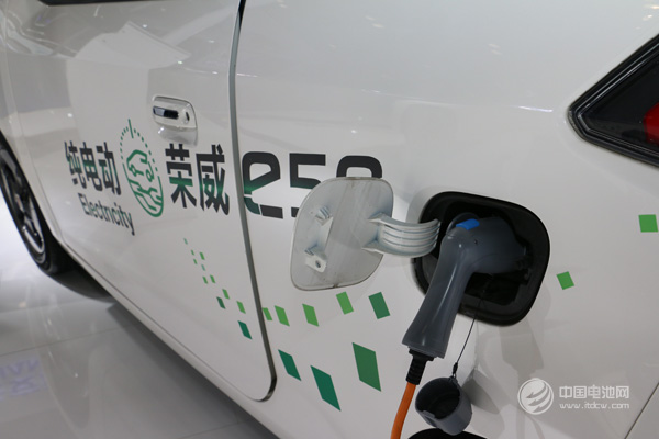 新能源車迎“后補(bǔ)貼時(shí)代”挑戰(zhàn) 補(bǔ)貼額度較去年降20% 新能源車迎“后補(bǔ)貼時(shí)代”挑戰(zhàn) 補(bǔ)貼額度較去年降20%